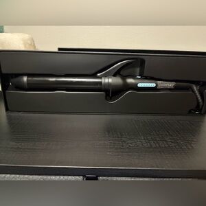 NEW! Bio Ionic Ling Barrel Styler 1.5”